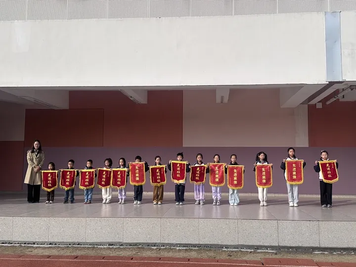 4168b2ff5d0d43ae91ad07f23ca40396